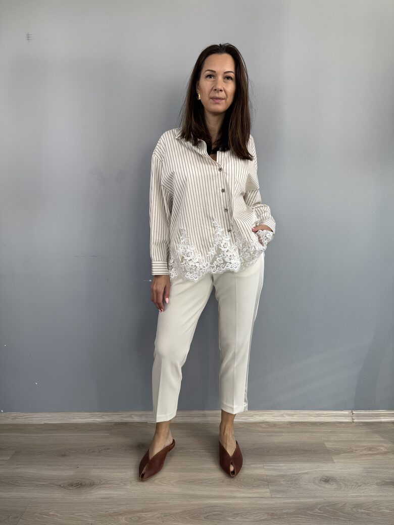 Krēmkrāsas saīsinātas bikses (VICOLO)