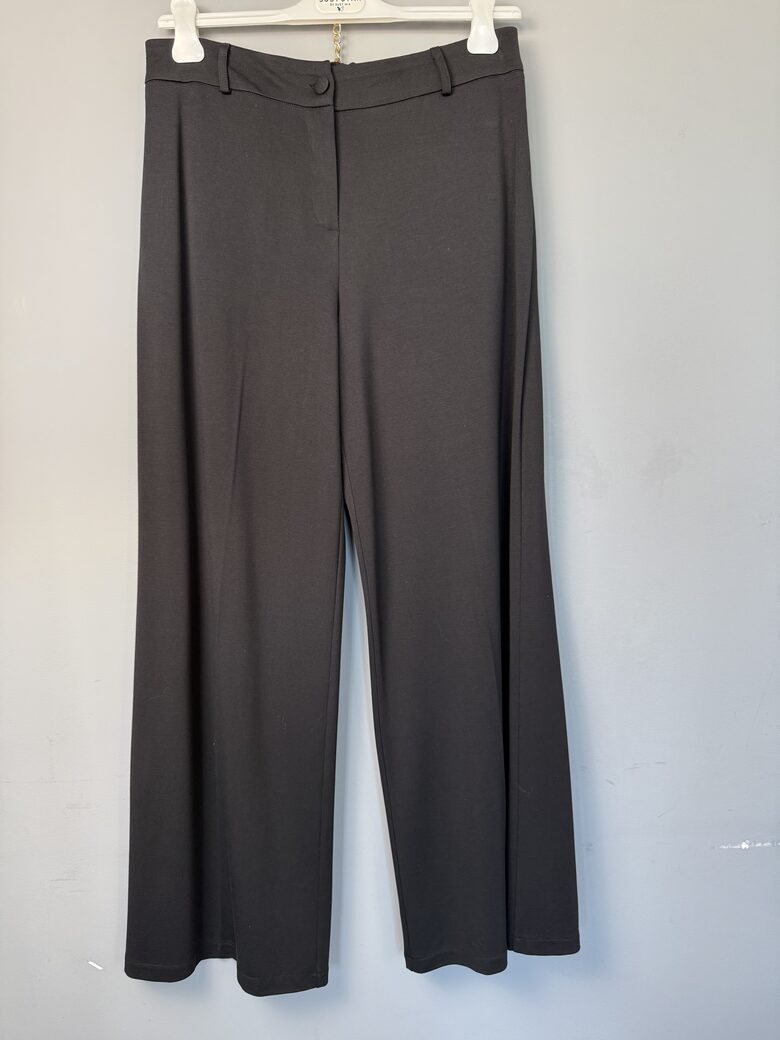 Melnas trikotāžas bikses 2XL