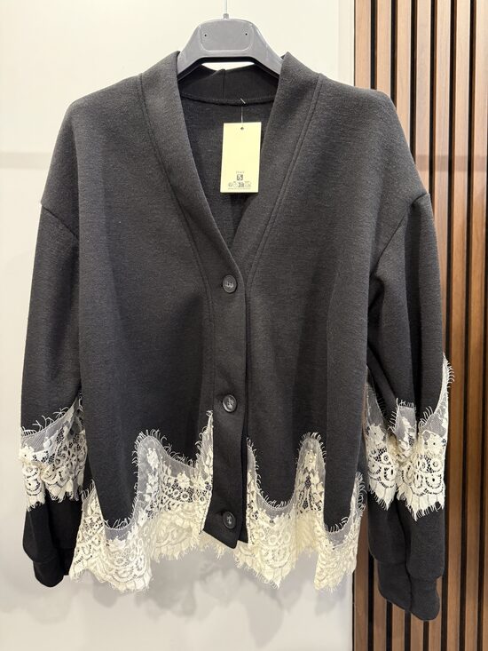 Kardigans ar mežģīnēm