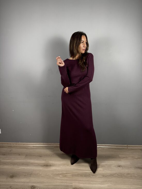 Megzta maxi suknelė