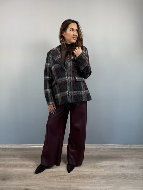 Didelio dydžio vilnonis švarkas, languotas