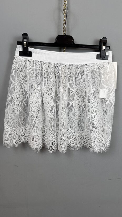 Mežģīņu svārciņi