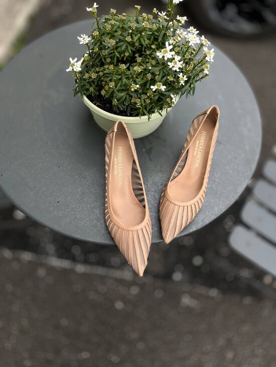 Laiviņas uz papēža