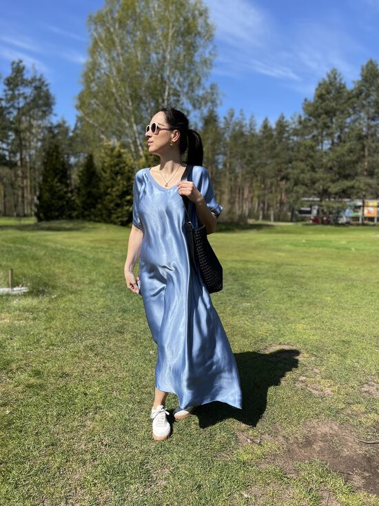PLUS SIZE viskozes kleita ar īsām piedurknēm