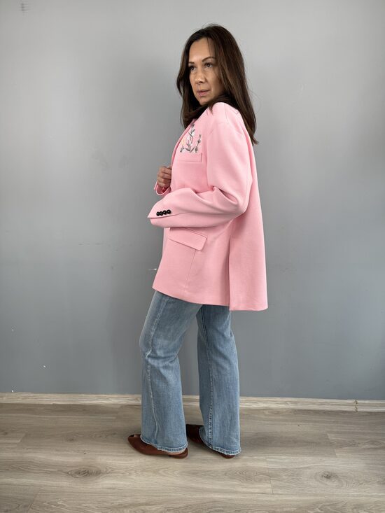 Žaketes, vestes un bomberi