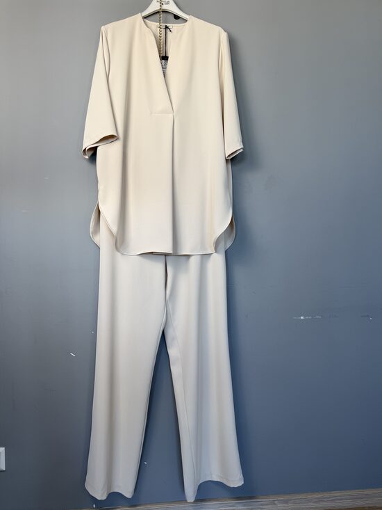 Bēšs bikšu kostīms 2XL