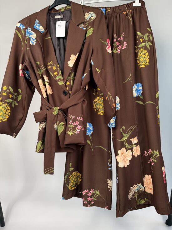 Puķains bikšu kostīms PLUS size