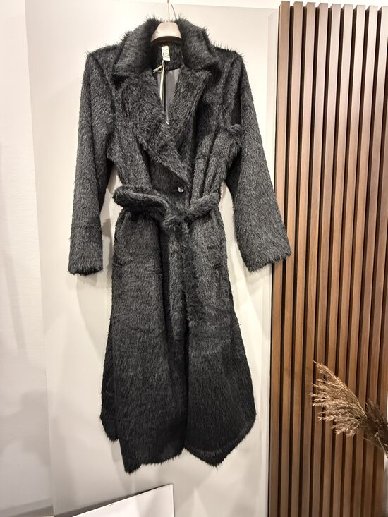 Plus size Spurains mētelis-kažociņš melns