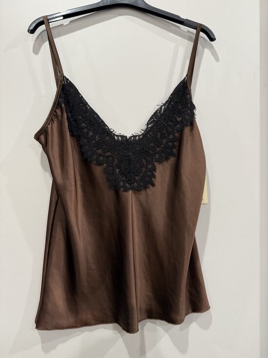 Lencīšu tops ar mežģīnēm