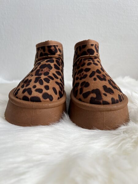 Pusgarie UGG stila zābaki leoparda krāsā